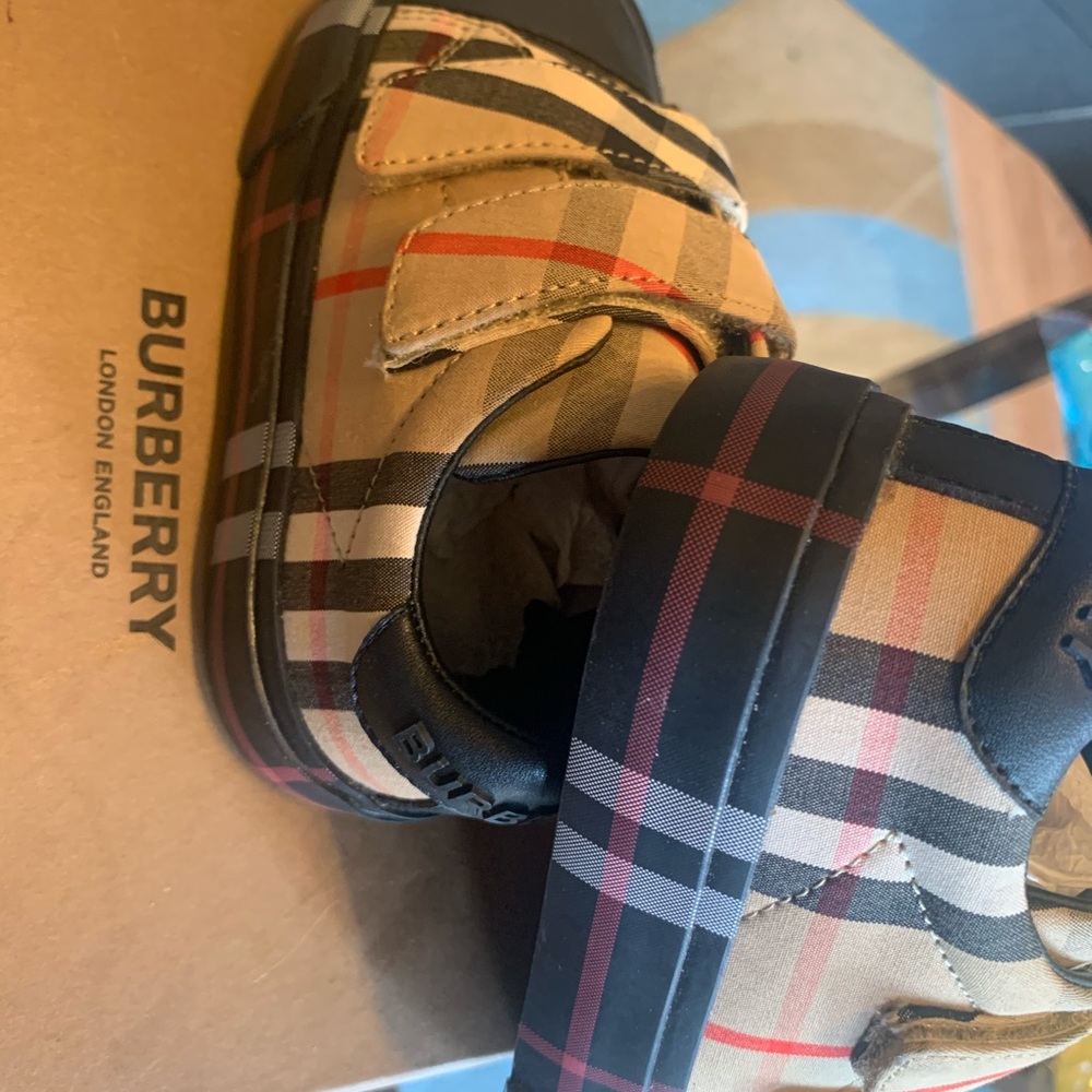 #ToddlerBoy #Burberry #7C #Shoes